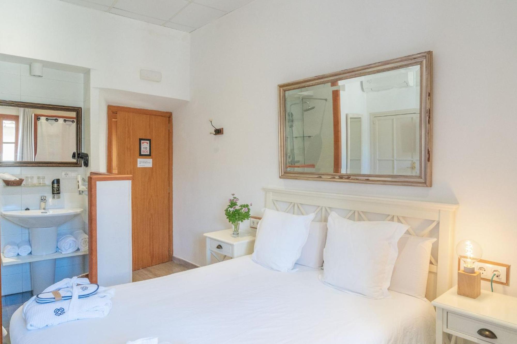סולר Hotel Can Abril מראה חיצוני תמונה